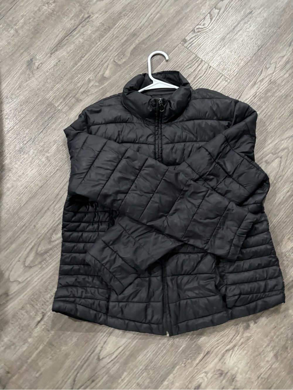Black Packable Puffer Jacket - Women's